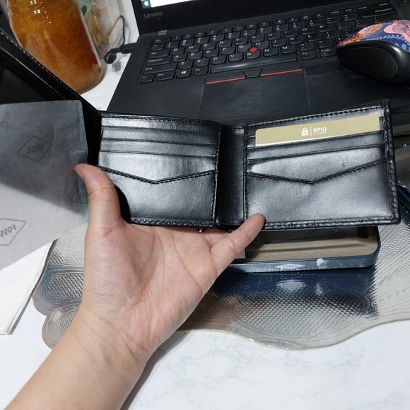 FOSSIL Men's Ryan Leather Wallet With Original Durable Tin Can Bifold With Flip - Picture 5 of 10